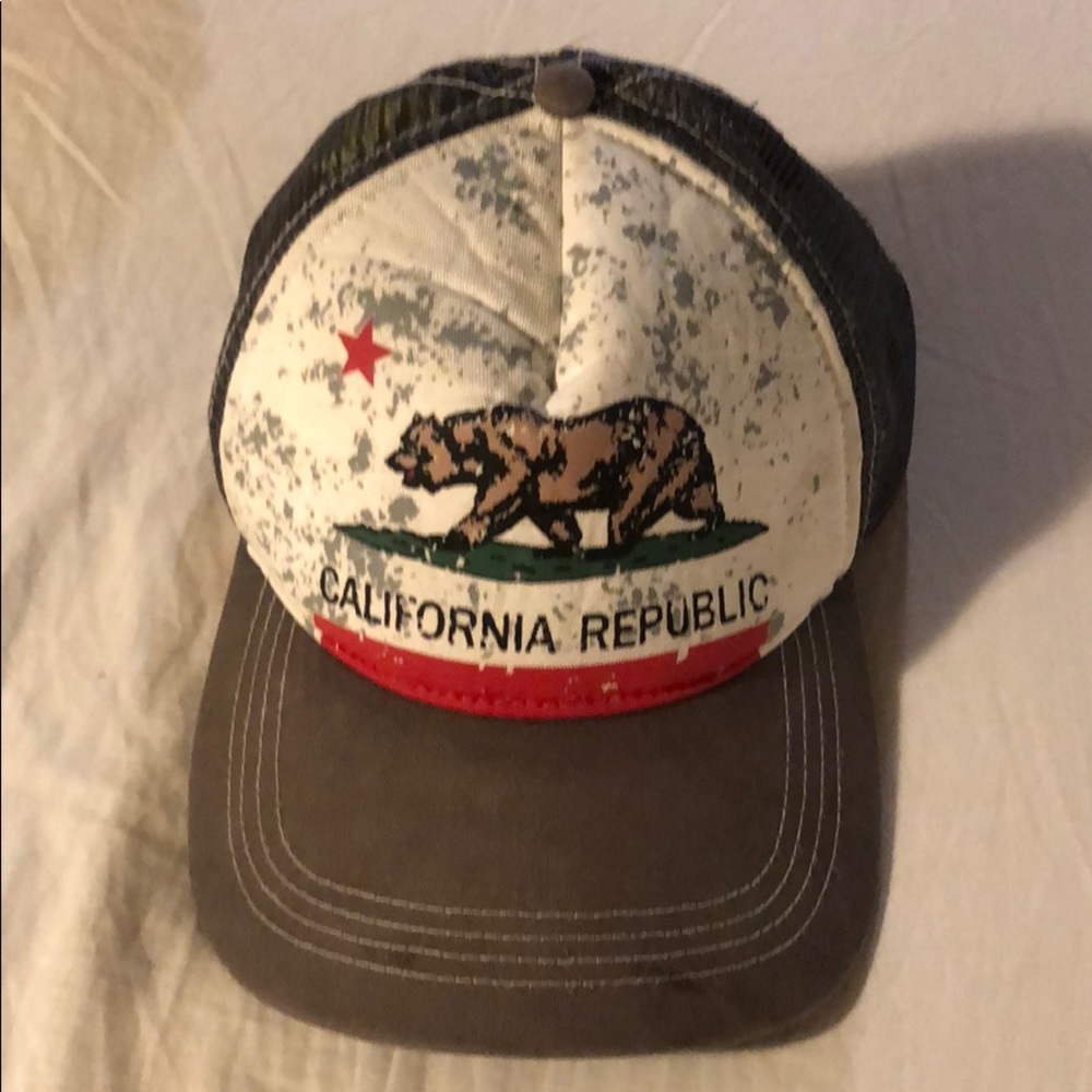 Hip Cali Bear Baseball Cap
